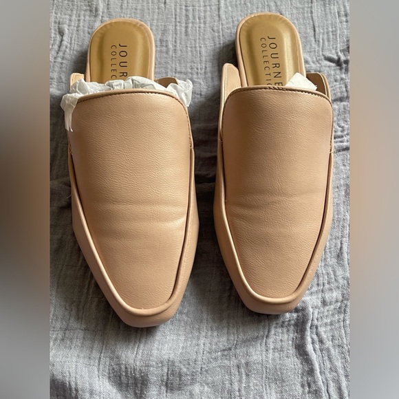 Journee Collection Akza Mule in Blush 8 WIDE - Picture 5 of 12